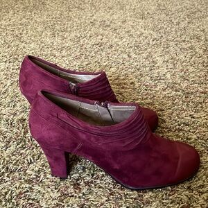 Aerosoles Suede Bootie Heel size 9.5